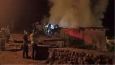 Evinde çıkan yangını söndürmeye çalışırken hayatını kaybetti Evinde çıkan yangını söndürmeye çalışırken hayatını kaybetti