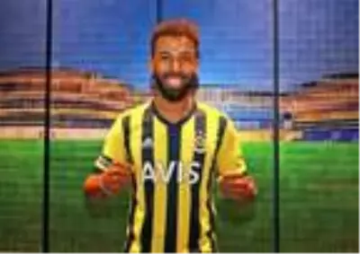 Fenerbahçe, Nazım Sangare ile 4 yıllık sözleşme imzaladı Fenerbahçe, Nazım Sangare ile 4 yıllık sözleşme imzaladı