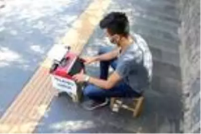Diyarbakır'da arzuhalcilik yapan lise mezunu genç, HES kodu zorunluluğunu gelir kaynağına dönüştürdü Diyarbakır'da arzuhalcilik yapan lise mezunu genç, HES kodu zorunluluğunu gelir kaynağına dönüştürdü
