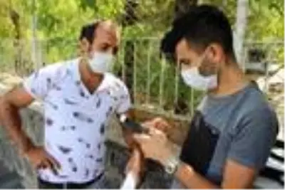 Diyarbakır'da arzuhalcilik yapan lise mezunu genç, HES kodu zorunluluğunu gelir kaynağına dönüştürdü Diyarbakır'da arzuhalcilik yapan lise mezunu genç, HES kodu zorunluluğunu gelir kaynağına dönüştürdü