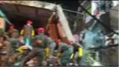 - Hindistan'da çöken binanın bilançosu artıyor - Hindistan'da çöken binanın bilançosu artıyor