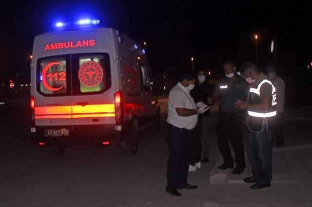 Husumetli iki aile arasında çıkan silahlı ve bıçaklı kavgada, polis dahil 6 kişi yaralandı Husumetli iki aile arasında çıkan silahlı ve bıçaklı kavgada, polis dahil 6 kişi yaralandı