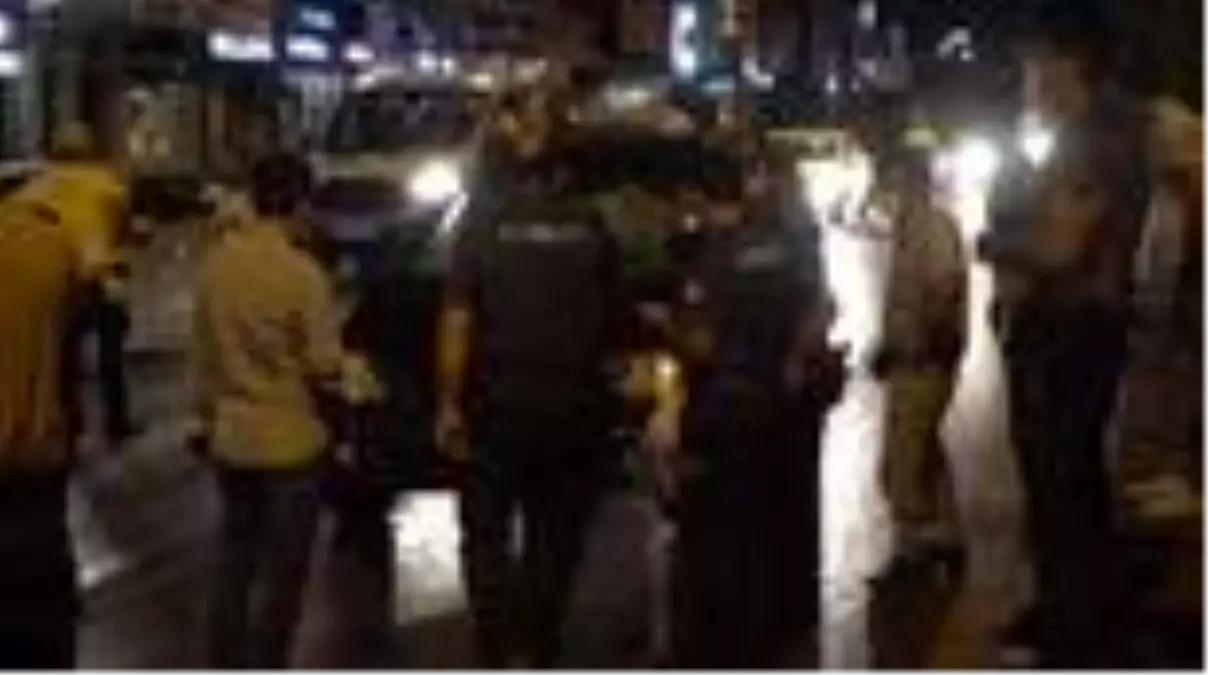 İzmir'de otomobilin çarptığı yaya ağır yaralandı