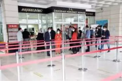 Kamu kurumlarına girişlerde HES kodu uygulaması bugün resmen başladı Kamu kurumlarına girişlerde HES kodu uygulaması bugün resmen başladı