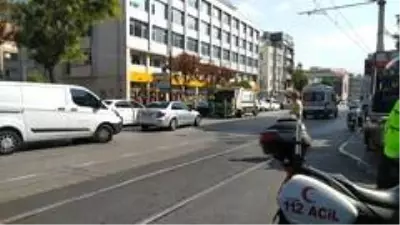 Bu da karton toplama kavgası! Başında cam şişe kırdılar, ortalık birbirine girdi Bu da karton toplama kavgası! Başında cam şişe kırdılar, ortalık birbirine girdi
