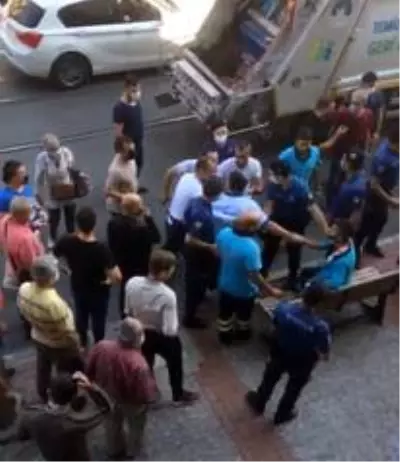 Bu da karton toplama kavgası! Başında cam şişe kırdılar, ortalık birbirine girdi Bu da karton toplama kavgası! Başında cam şişe kırdılar, ortalık birbirine girdi
