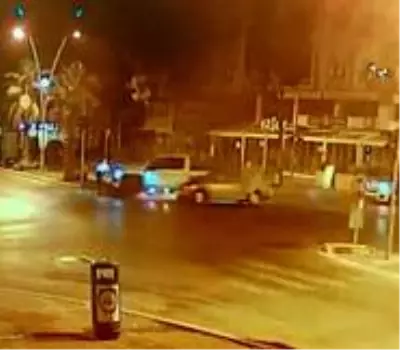 Son dakika haber | Kaza yapıp üzerine gelen araçları son anda gördü, ölümden öndü Son dakika haber | Kaza yapıp üzerine gelen araçları son anda gördü, ölümden öndü