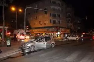 Son dakika haber | Kaza yapıp üzerine gelen araçları son anda gördü, ölümden öndü Son dakika haber | Kaza yapıp üzerine gelen araçları son anda gördü, ölümden öndü