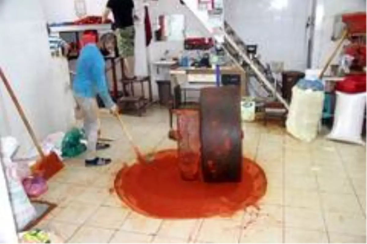 Kilis'te salça ile toz biber zamanı