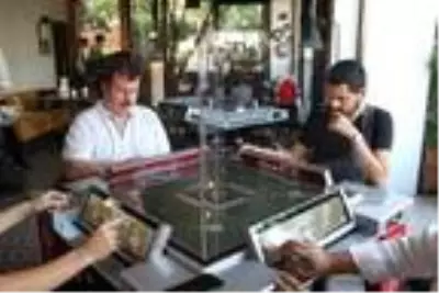 Salgını fırsata çeviren girişimci koronavirüs önlemli dijital oyun masası üretti Salgını fırsata çeviren girişimci koronavirüs önlemli dijital oyun masası üretti