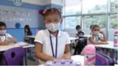 Minik öğrencilere koronavirüs tedbirli ?paylaşmama? eğitimi Minik öğrencilere koronavirüs tedbirli ?paylaşmama? eğitimi