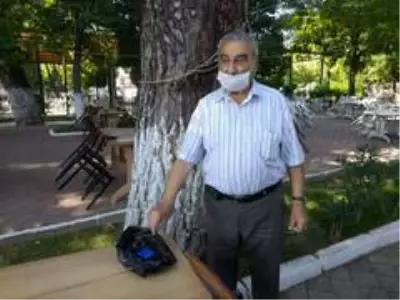 Plastik şişe kapakları ile 21 yıldır yardım dağıtıyor Plastik şişe kapakları ile 21 yıldır yardım dağıtıyor