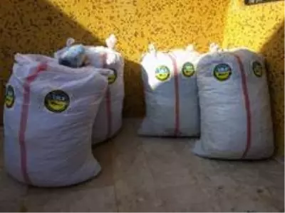 Plastik şişe kapakları ile 21 yıldır yardım dağıtıyor Plastik şişe kapakları ile 21 yıldır yardım dağıtıyor