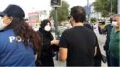 Polisin ceza yazıp maske verdiği kişi, 5 dakika sonra yine maskesiz yakalandı Polisin ceza yazıp maske verdiği kişi, 5 dakika sonra yine maskesiz yakalandı