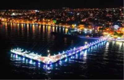 Rumeli İskelesi ziyaretçi akınına uğruyor Rumeli İskelesi ziyaretçi akınına uğruyor