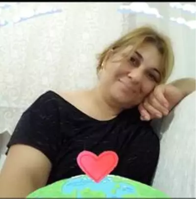 Koronaya yenik düşen Şehri ebenin cenazesi, hastaneden meslektaşlarının gözü önünde çıkartıldı Koronaya yenik düşen Şehri ebenin cenazesi, hastaneden meslektaşlarının gözü önünde çıkartıldı