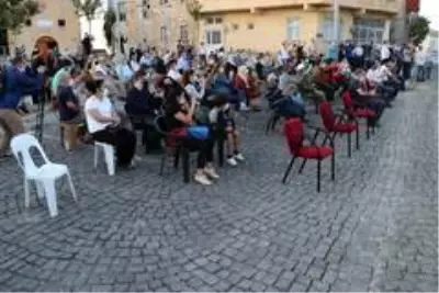 Siirt'te 'Işık hadisesi'ni izlemek için vatandaşlar bir araya geldiler Siirt'te 'Işık hadisesi'ni izlemek için vatandaşlar bir araya geldiler
