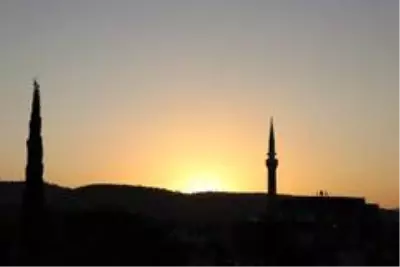 Siirt'te 'Işık hadisesi'ni izlemek için vatandaşlar bir araya geldiler Siirt'te 'Işık hadisesi'ni izlemek için vatandaşlar bir araya geldiler