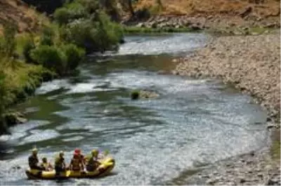 Şırnak'ta sosyal mesafeli rafting Şırnak'ta sosyal mesafeli rafting