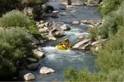 Şırnak'ta sosyal mesafeli rafting Şırnak'ta sosyal mesafeli rafting