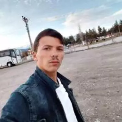 Ailesinin tezkeresini beklediği askerin ölüm haberi geldi Ailesinin tezkeresini beklediği askerin ölüm haberi geldi