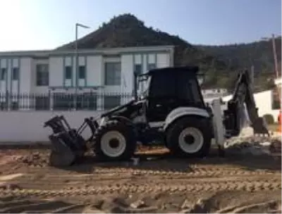Toplum Sağlığı Merkezi ve eski hal alanında çevre düzenlemesi Toplum Sağlığı Merkezi ve eski hal alanında çevre düzenlemesi