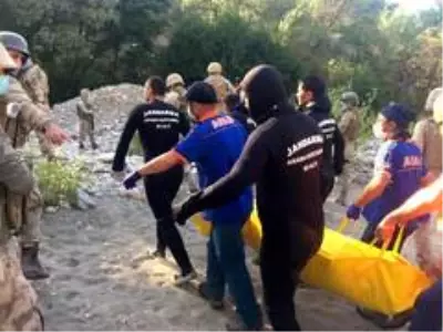 Munzur Çayı'nda cansız bedenlerine ulaşılan 2 kardeşin ölümünde şüpheli bir duruma rastlanmadı Munzur Çayı'nda cansız bedenlerine ulaşılan 2 kardeşin ölümünde şüpheli bir duruma rastlanmadı