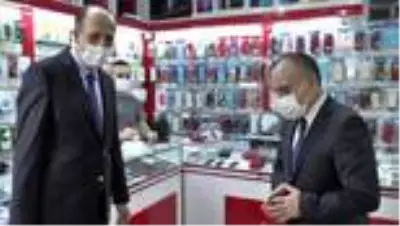 Ümraniye'de pazar ve iş yerlerinde korona denetimleri sürüyor Ümraniye'de pazar ve iş yerlerinde korona denetimleri sürüyor