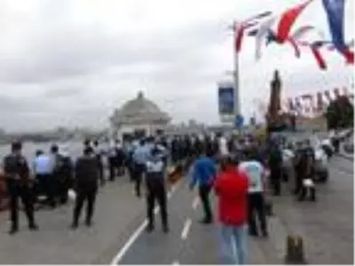 İstanbul Üsküdar'daki iki büfe yıkıldı! İşletmeciler tepkili İstanbul Üsküdar'daki iki büfe yıkıldı! İşletmeciler tepkili