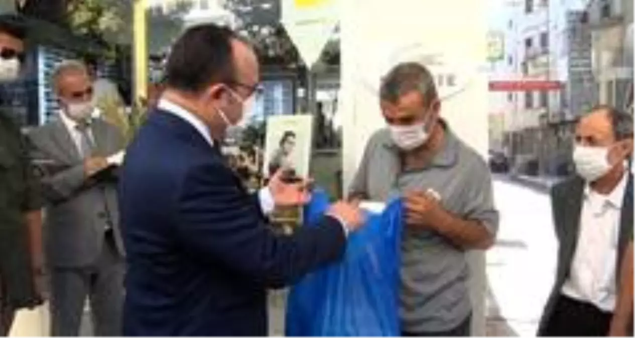 Vali, engelli şahsın tüm maskelerini satın aldı, ilgilenilmesi için talimat verdi