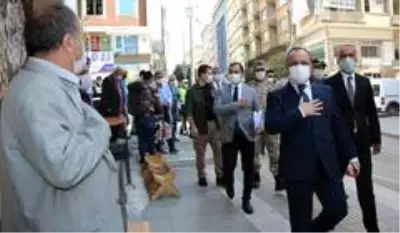 Vali, engelli şahsın tüm maskelerini satın aldı, ilgilenilmesi için talimat verdi