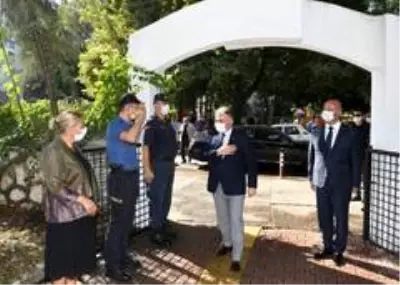 Vali Yazıcı: 'Asli görevimizin vatandaşlarımıza en iyi hizmeti vermek olduğunu unutmayalım' Vali Yazıcı: 'Asli görevimizin vatandaşlarımıza en iyi hizmeti vermek olduğunu unutmayalım'