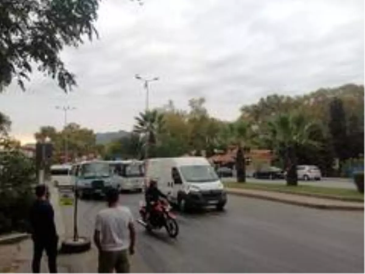 Yola dökülen yağ araçlara patinaj çektirdi