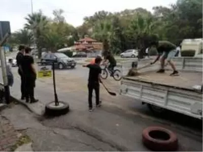 Yola dökülen yağ araçlara patinaj çektirdi