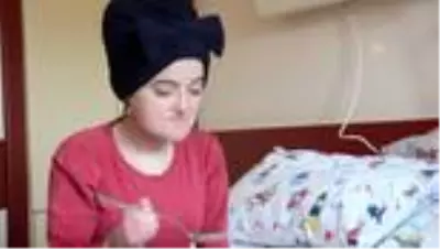 Ameliyat edilen kelebek hastası, ilk kez katı gıdayla beslendi – Ameliyat edilen kelebek hastası, ilk kez katı gıdayla beslendi –