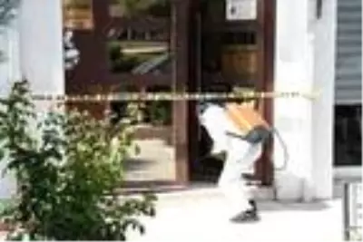 Apartman görevlisi ve eşi koronavirüse yakalandı, 500 kişi karantinaya alındı Apartman görevlisi ve eşi koronavirüse yakalandı, 500 kişi karantinaya alındı