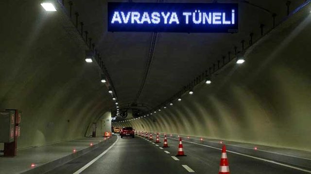 avrasya-tuneli-ne-trafik-sikisikligini-yuzde-90-13623620_5548_m.jpg