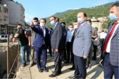 Bakan Kasapoğlu selden zarar gören Dereli ilçesini ziyaret etti Bakan Kasapoğlu selden zarar gören Dereli ilçesini ziyaret etti
