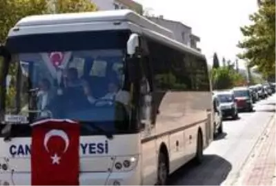 Başkan Öz direksiyona geçti, kutlamalara renk kattı Başkan Öz direksiyona geçti, kutlamalara renk kattı