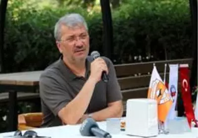 Bayram Akgül: 'Fatih hocanın lisansla ilgili problemi vardı, onu çözemedik' Bayram Akgül: 'Fatih hocanın lisansla ilgili problemi vardı, onu çözemedik'