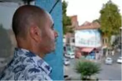 Beyin kanaması sonrası ne gülebiliyor ne de ağlayabiliyor! Cem Yılmaz bile başaramadı Beyin kanaması sonrası ne gülebiliyor ne de ağlayabiliyor! Cem Yılmaz bile başaramadı