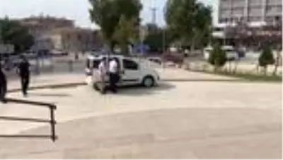 Bir pastaneciden 300 lira gasbettiği öne sürülen zanlı tutuklandı Bir pastaneciden 300 lira gasbettiği öne sürülen zanlı tutuklandı