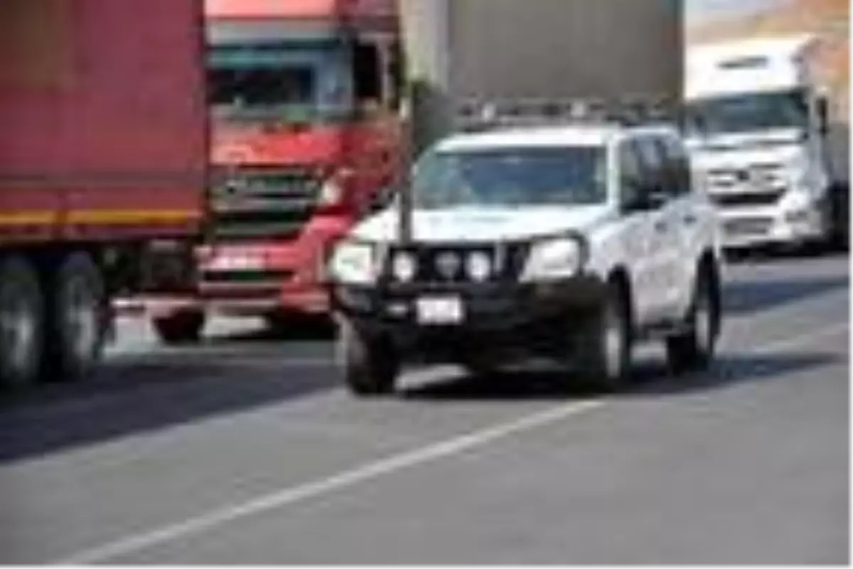 BM'den İdlib'e 84 TIR insani yardım