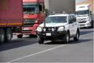BM'den İdlib'e 84 TIR insani yardım BM'den İdlib'e 84 TIR insani yardım