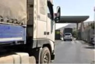BM'den İdlib'e 84 TIR insani yardım BM'den İdlib'e 84 TIR insani yardım