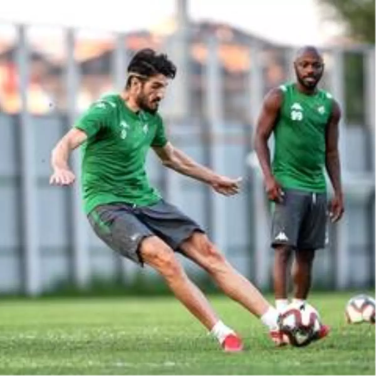Bursaspor'da Kubilay Kanatsızkuş sözleşmesini feshetti
