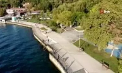 Deprem sonrası Beykoz'daki vatandaşlar böyle görüntülendi Deprem sonrası Beykoz'daki vatandaşlar böyle görüntülendi