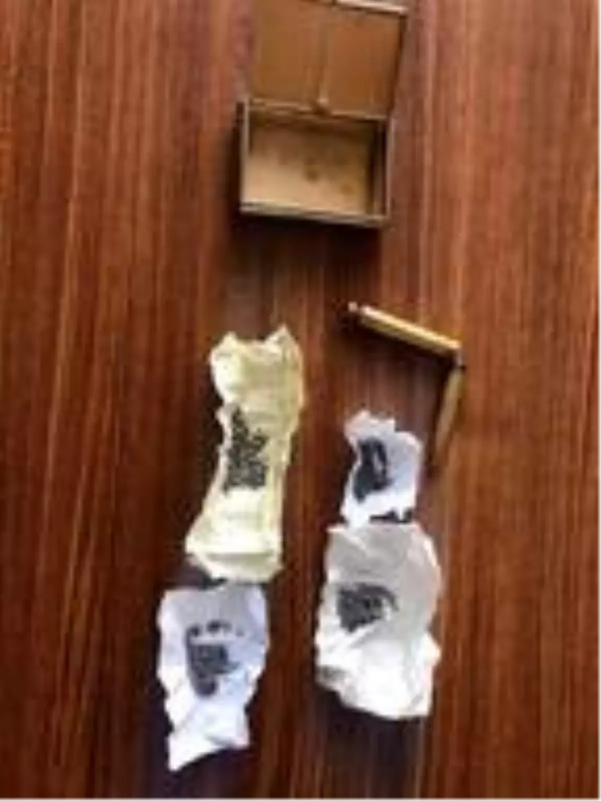 Son dakika haberleri: Evde kalem şeklindeki suikast silahı ele geçirildi