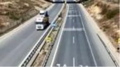 Kural dinlemiyorlar! Dökülen molozlar denizi kahveye bürüdü, köy halkı çileden çıktı Kural dinlemiyorlar! Dökülen molozlar denizi kahveye bürüdü, köy halkı çileden çıktı