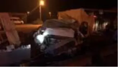 Filyasyon ekibi kaza yaptı: 2 yaralı Filyasyon ekibi kaza yaptı: 2 yaralı